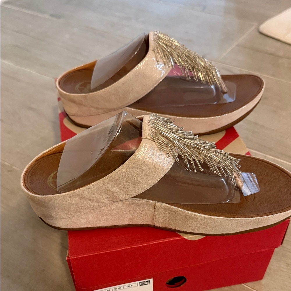 Fitflop Cha Cha Tan Sandals with Gold Detailing - Picture 4 of 5